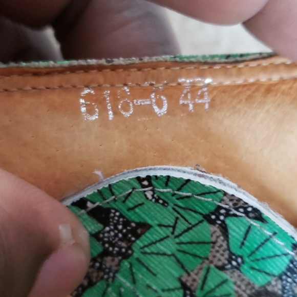 Gucci Tiger leather high top sneakers - Picture 7 of 7